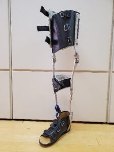 長下肢装具